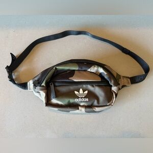 NEW NO TAGS Adidas Fanny Pack / Waist Bag
